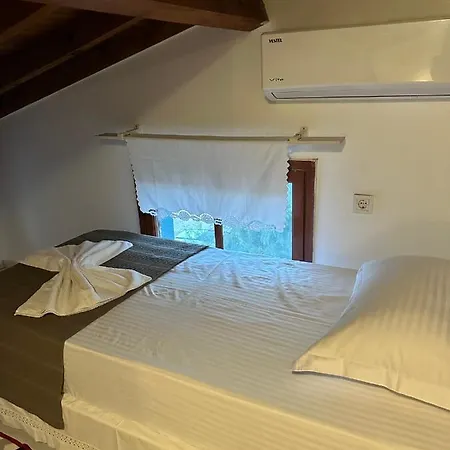 Apelles Butik Hotel *