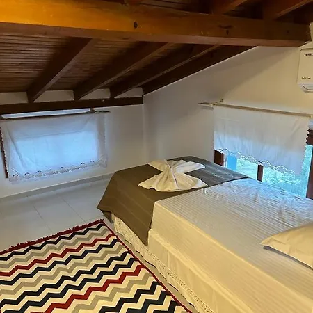 Hotel Apelles Butik *